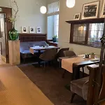 Feldmann Hotell *