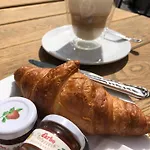 Hotell Feldmann *